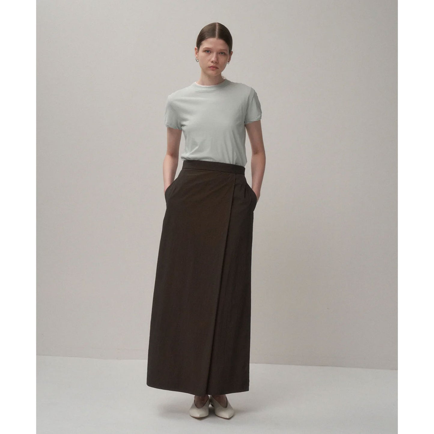
                  
                    HAND DYED NYLON WRAPPED SKIRT -BROWN-
                  
                