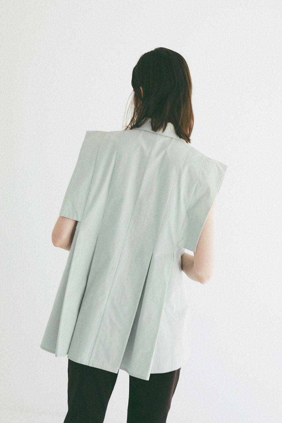 
                  
                    PANELL PLEAT SQUARE SLEEVE SHIRTS -NAVY-
                  
                