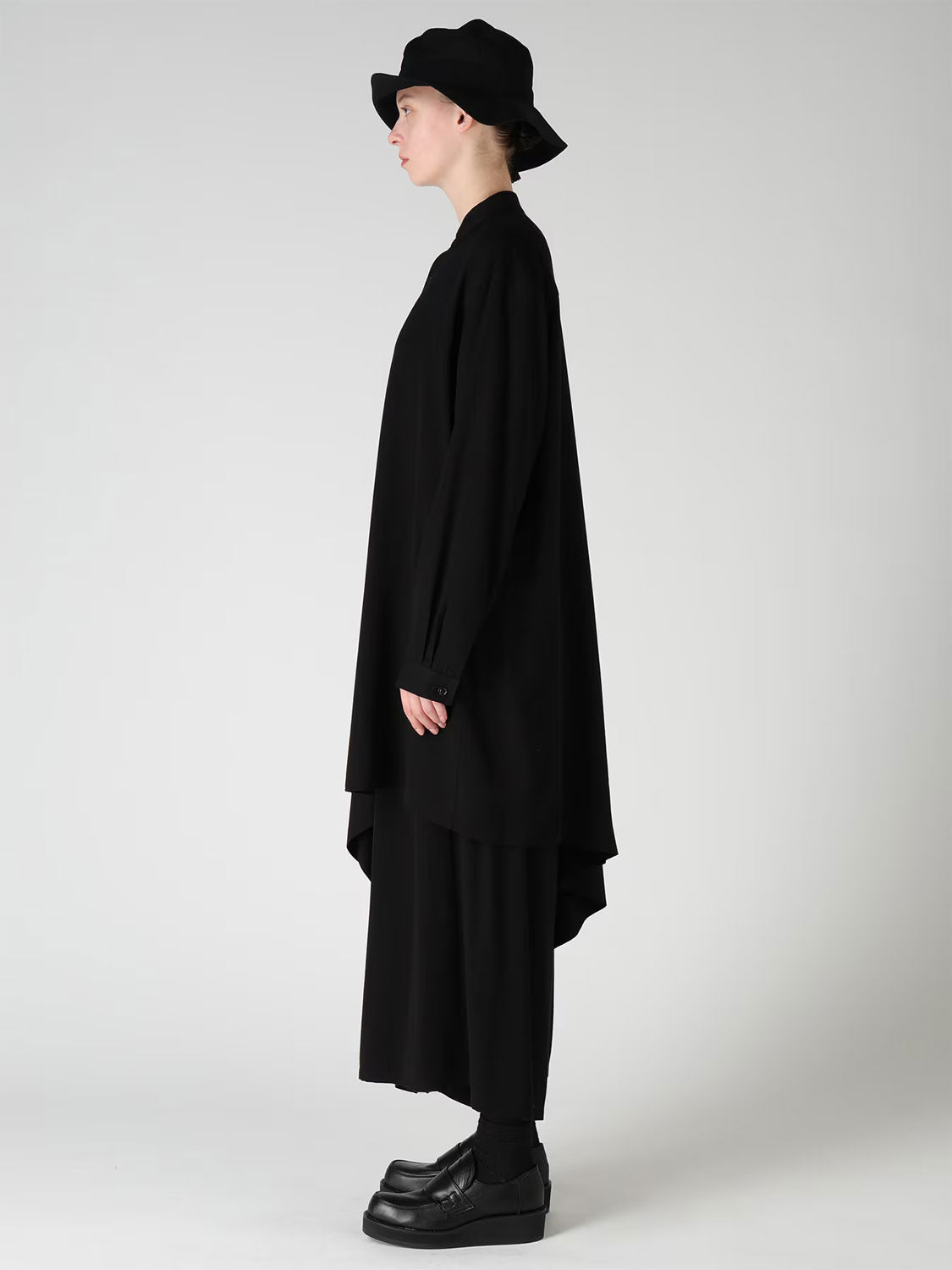 
                  
                    TRIACETATE BLEND STAND COLLAR ASYMMETRIC BLOUSE
                  
                
