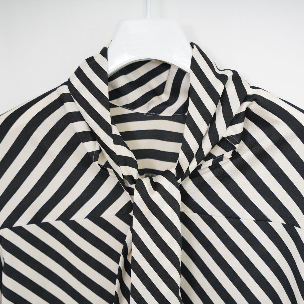 
                  
                    STRIPE HAMMER SATIN BACK RIBBON BLOUSE
                  
                