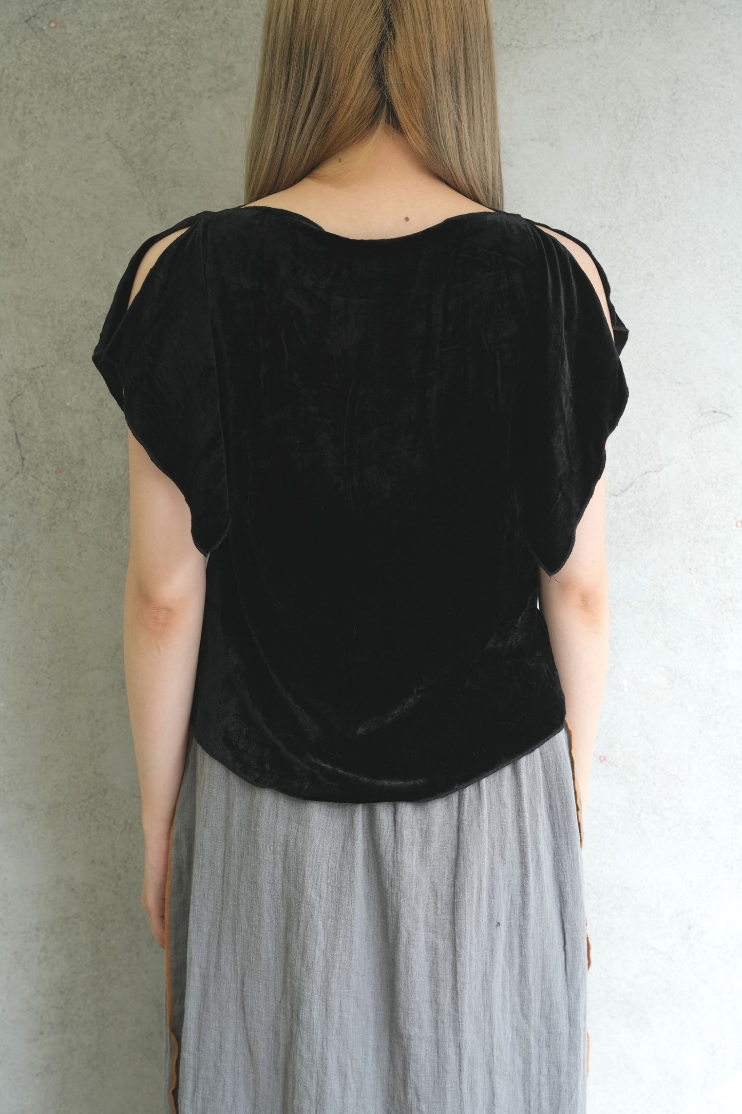 
                  
                    OLIN TOP　-BLACK-
                  
                
