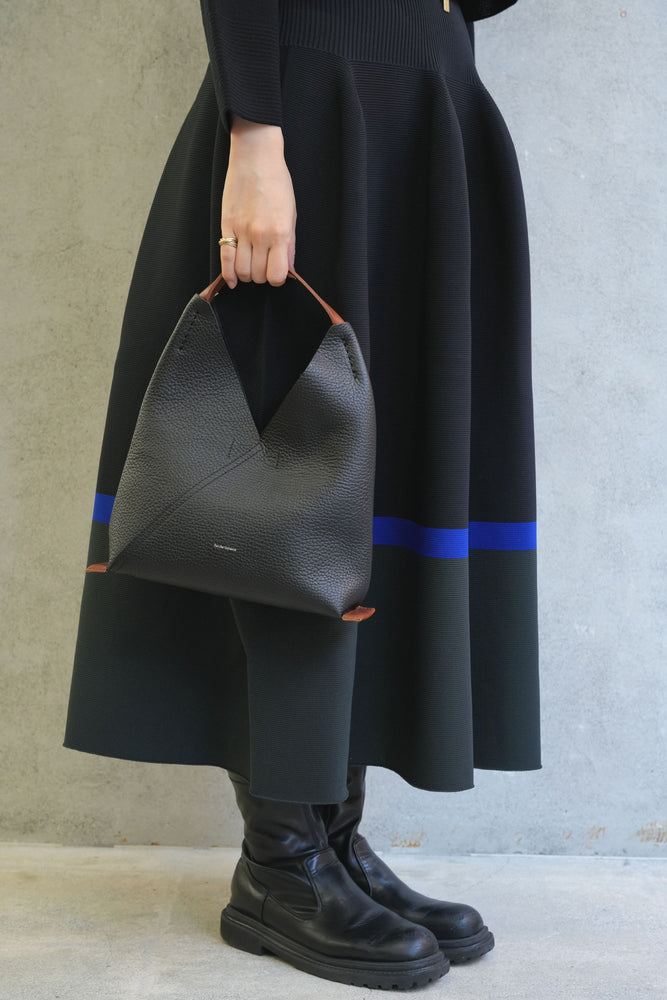 
                  
                    triangle bag -black-
                  
                