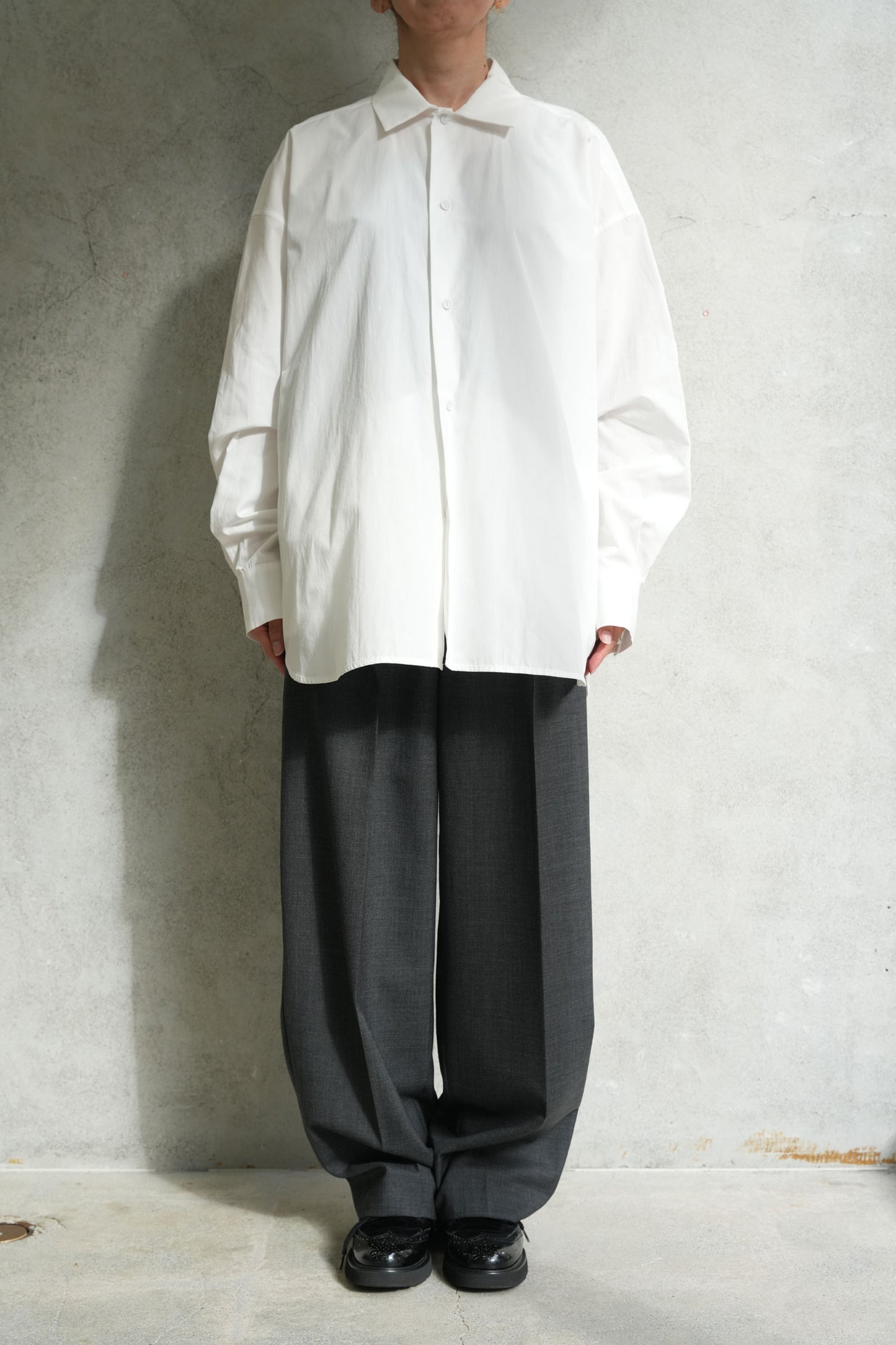 
                  
                    SAU51SH182 FO-001 -WHITE-
                  
                