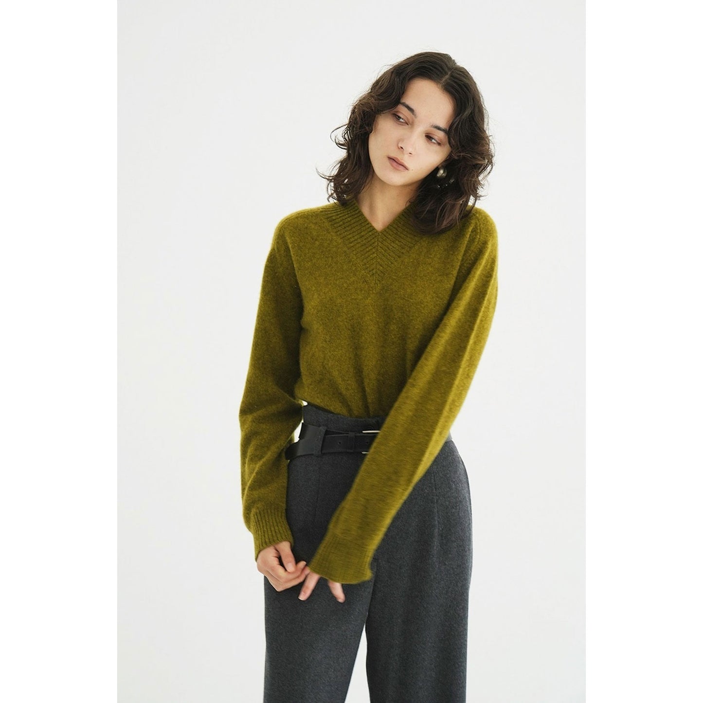 
                  
                    YAK V NECK KNIT TOPS -CHACOAL GRAY-
                  
                