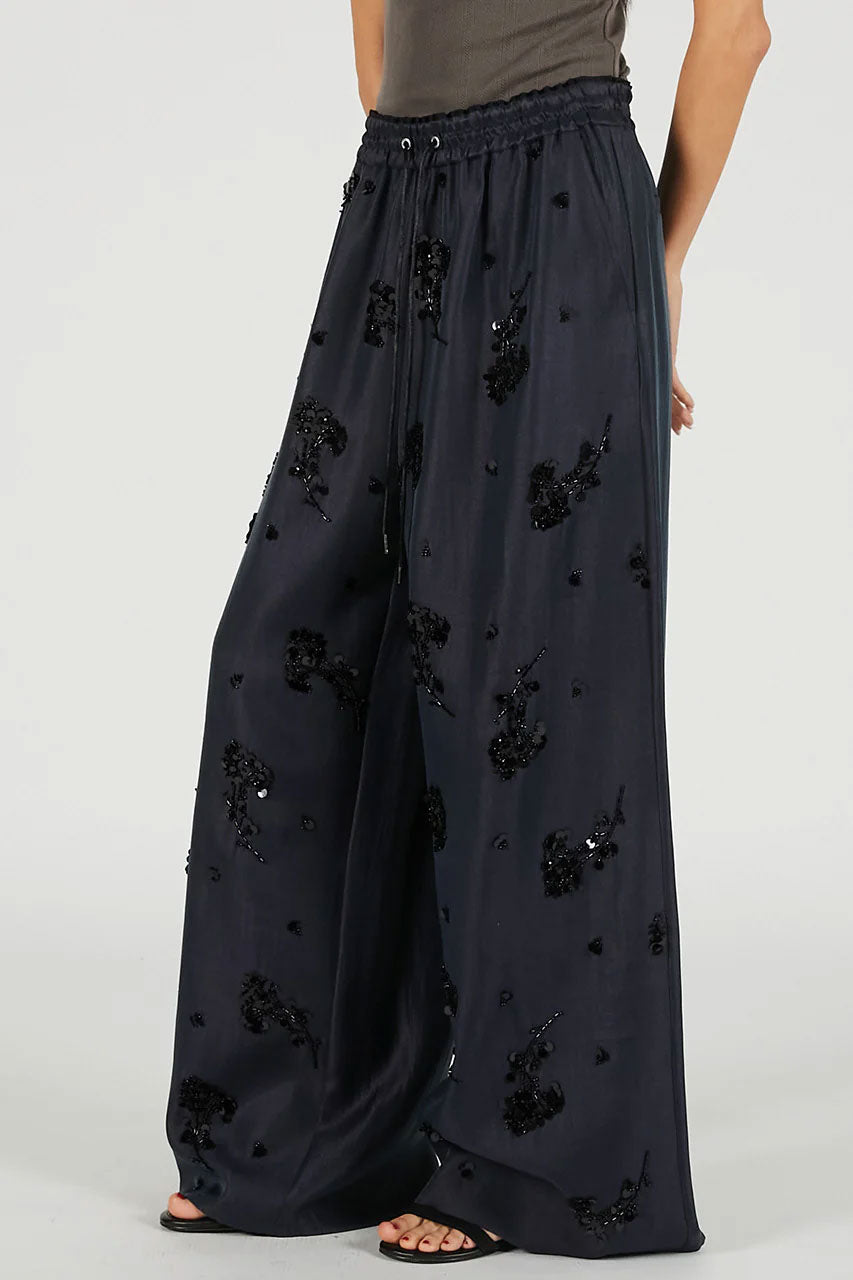 
                  
                    Embroidered Easy Pants -NAVY-
                  
                