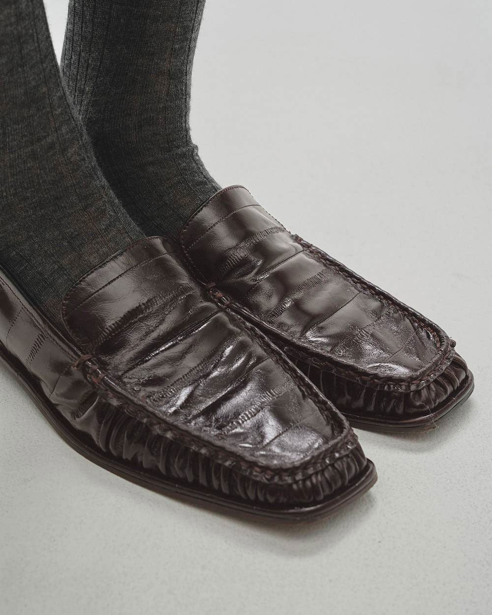 
                  
                    Squaretoe Gather Loafers -DARK BROWN-
                  
                