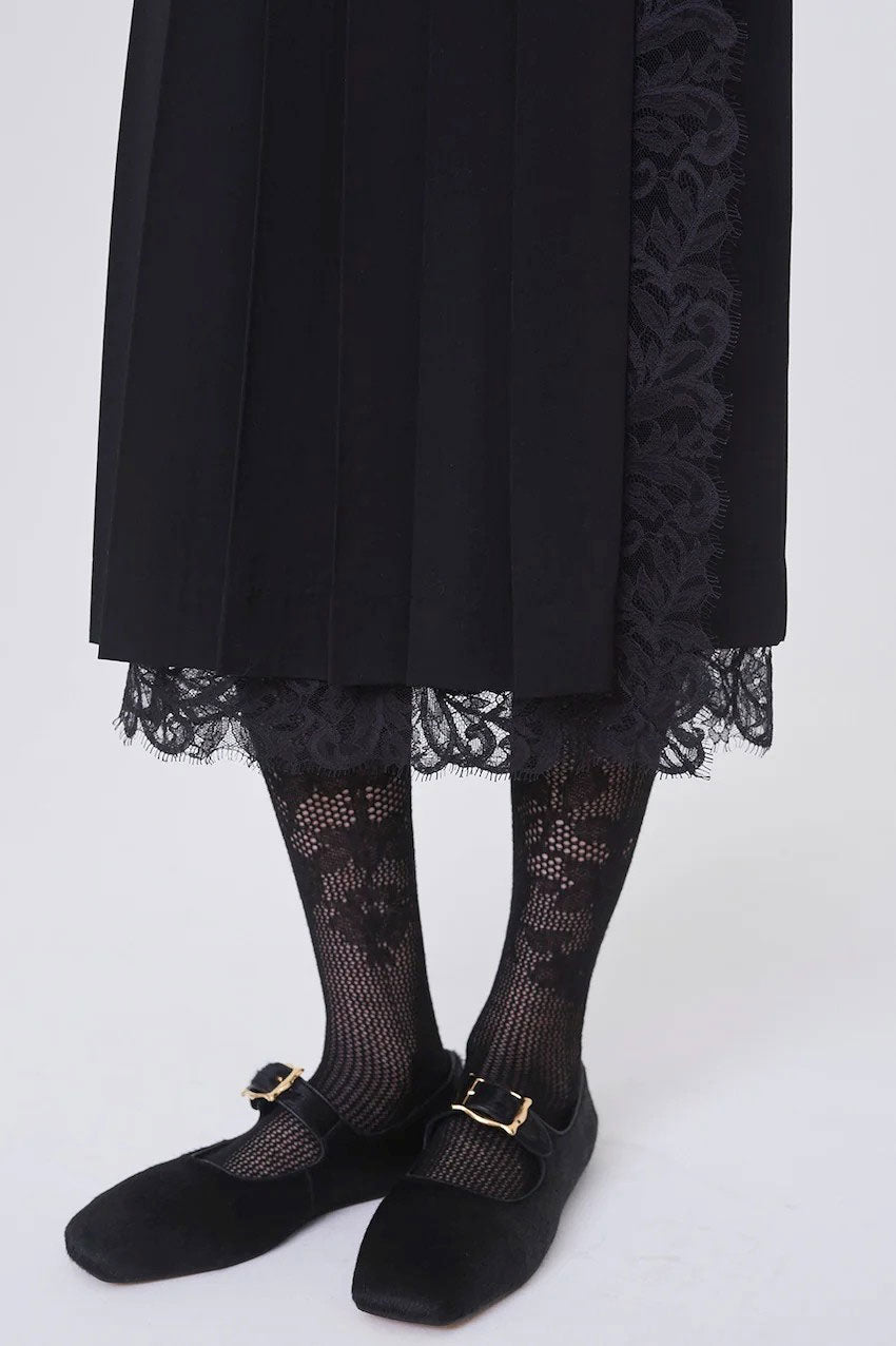 
                  
                    FINE WOOL PLEATED SKIRT WITH LACE TRIM
                  
                