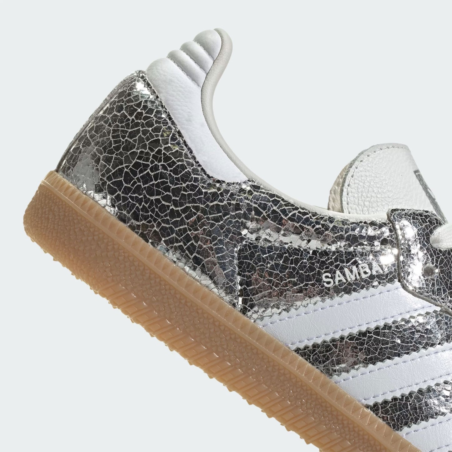 
                  
                    SAMBA OG -Silver Metallic / Cloud White / Core White-
                  
                