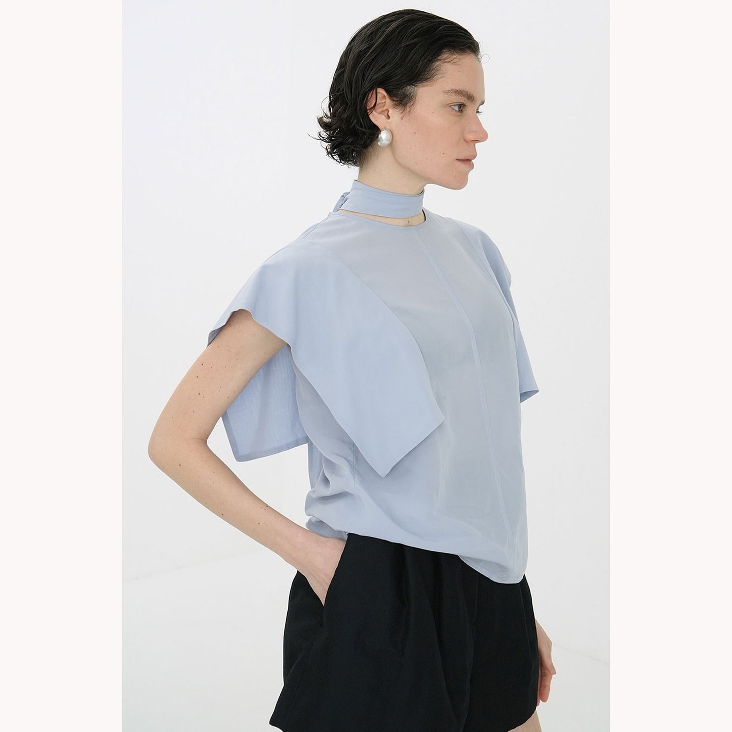 
                  
                    SQUARE SLEEVE BLOUSE -BLUE-
                  
                