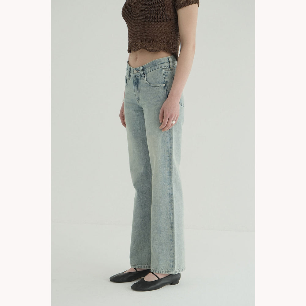 
                  
                    LOW WAIST SLIM DENIM PANTS -ICE BLUE-
                  
                