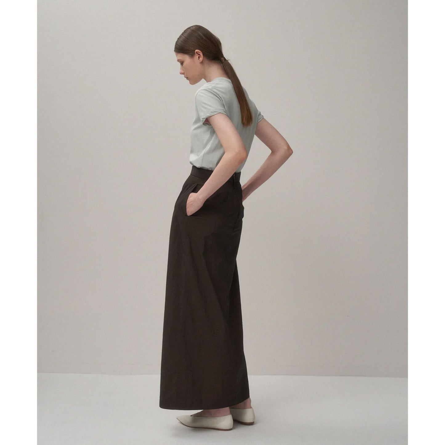
                  
                    HAND DYED NYLON WRAPPED SKIRT -BROWN-
                  
                