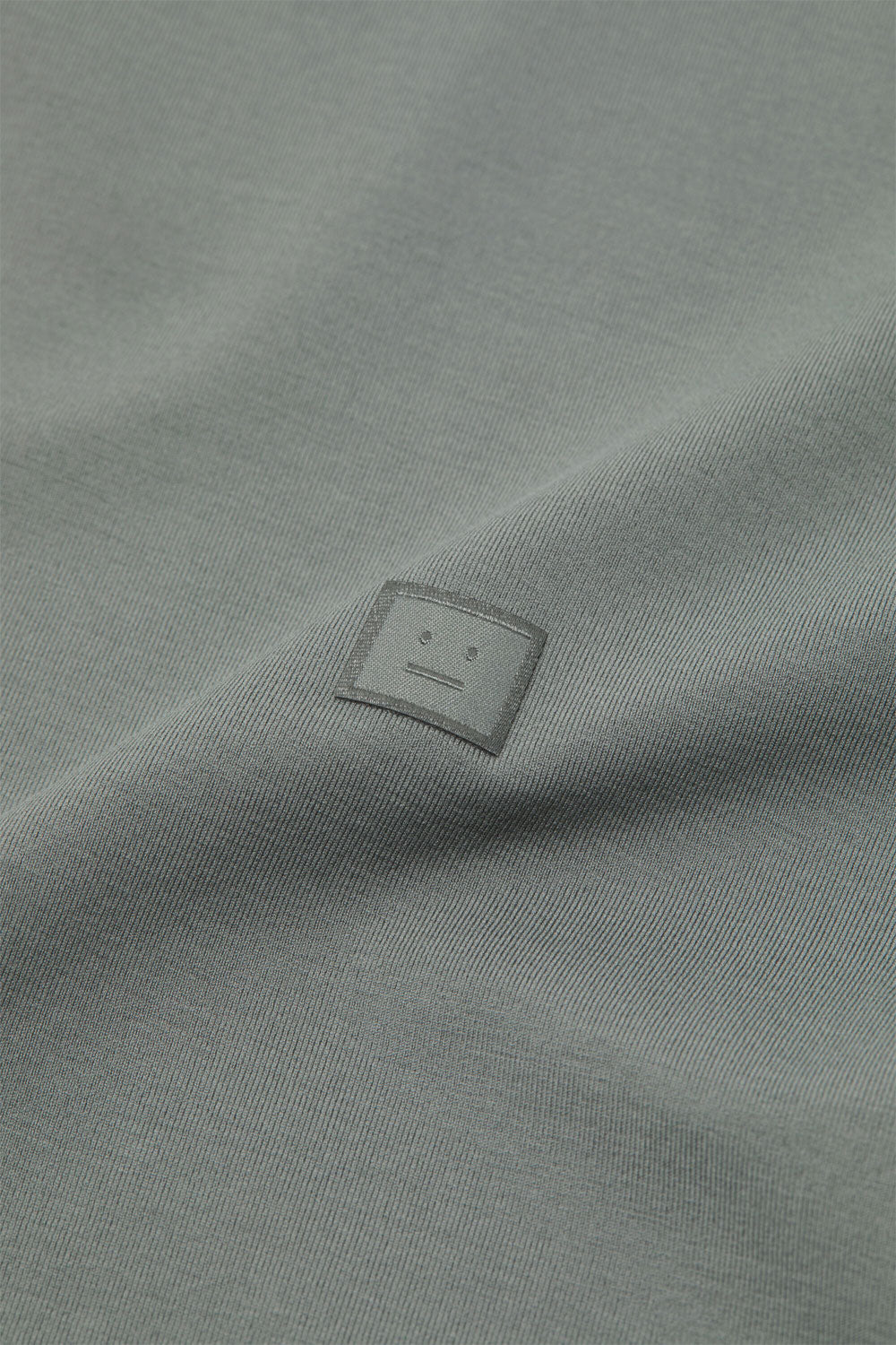 
                  
                    T-shirt - Regular Fit
                  
                