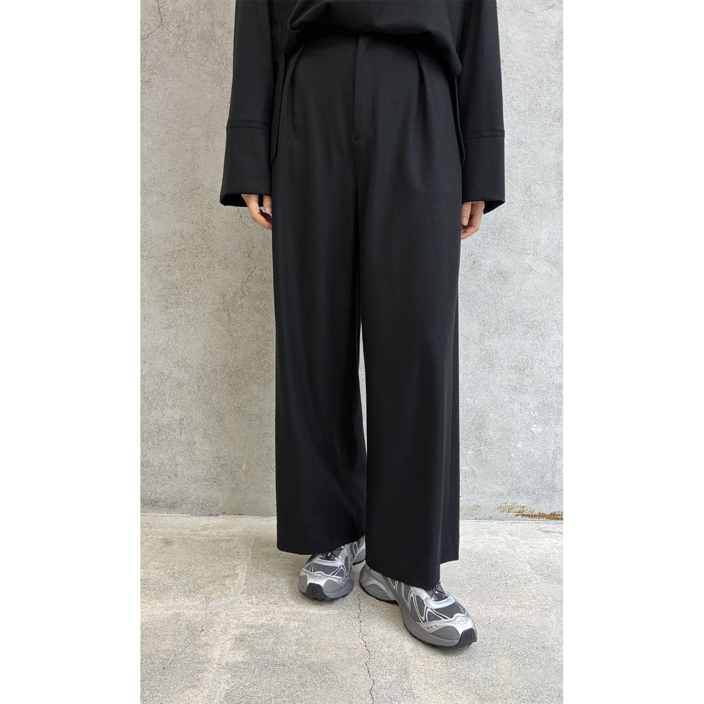 
                  
                    MERINO COLLEGE JERSEY LOOSE FIT PANTS
                  
                