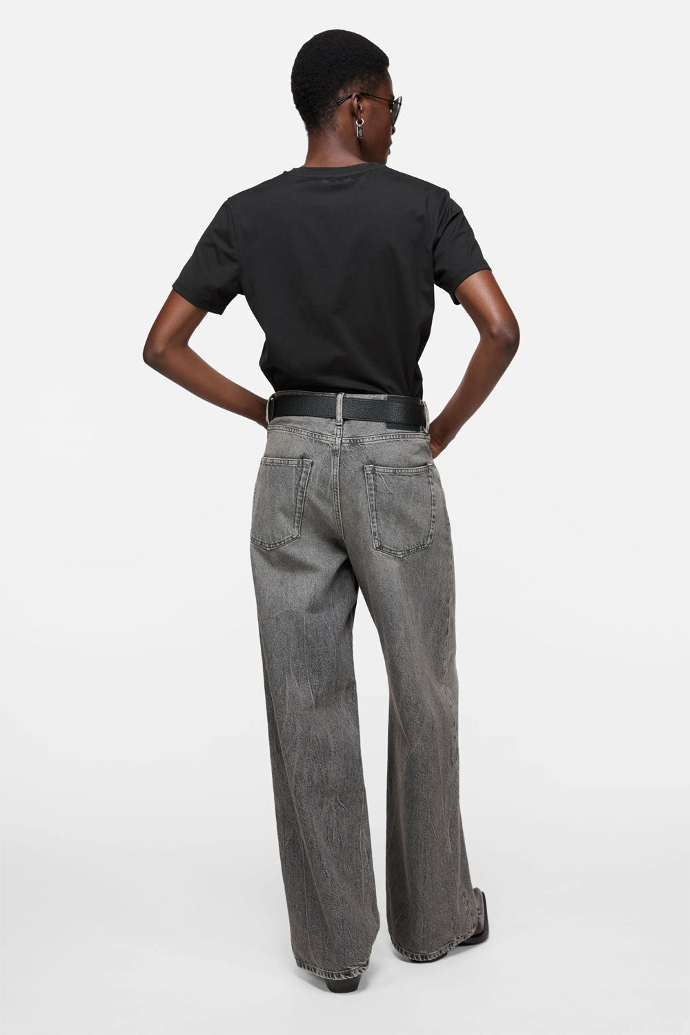 
                  
                    T-shirt - Regular Fit
                  
                