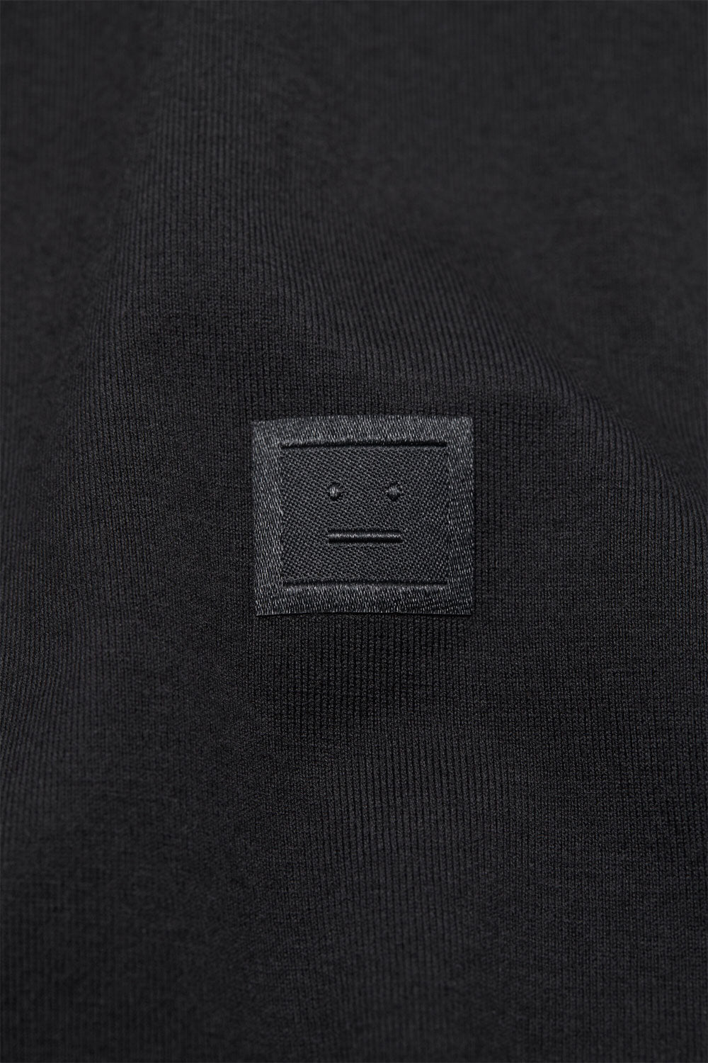 
                  
                    T-shirt - Regular Fit
                  
                