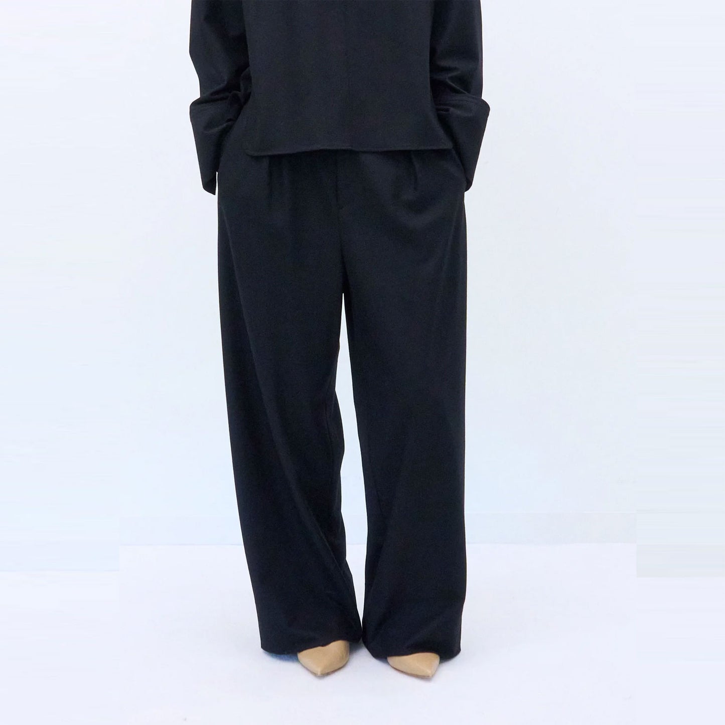 
                  
                    MERINO COLLEGE JERSEY LOOSE FIT PANTS
                  
                