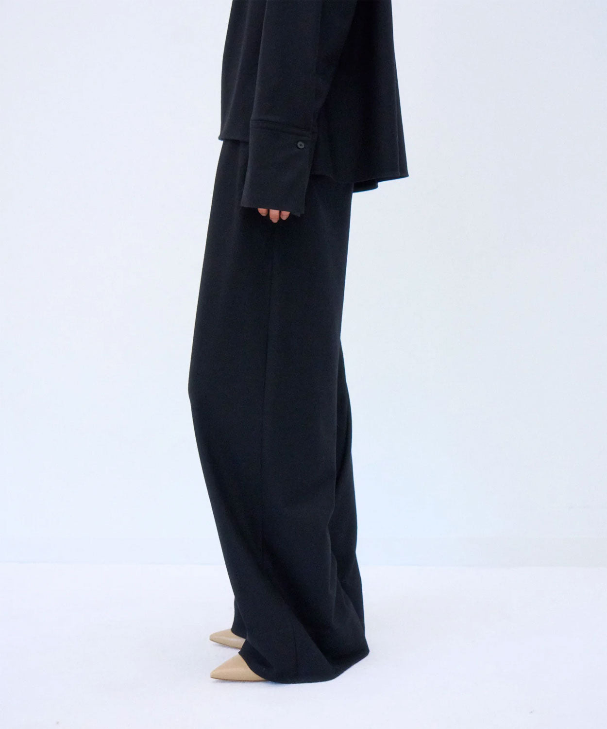 
                  
                    MERINO COLLEGE JERSEY LOOSE FIT PANTS
                  
                