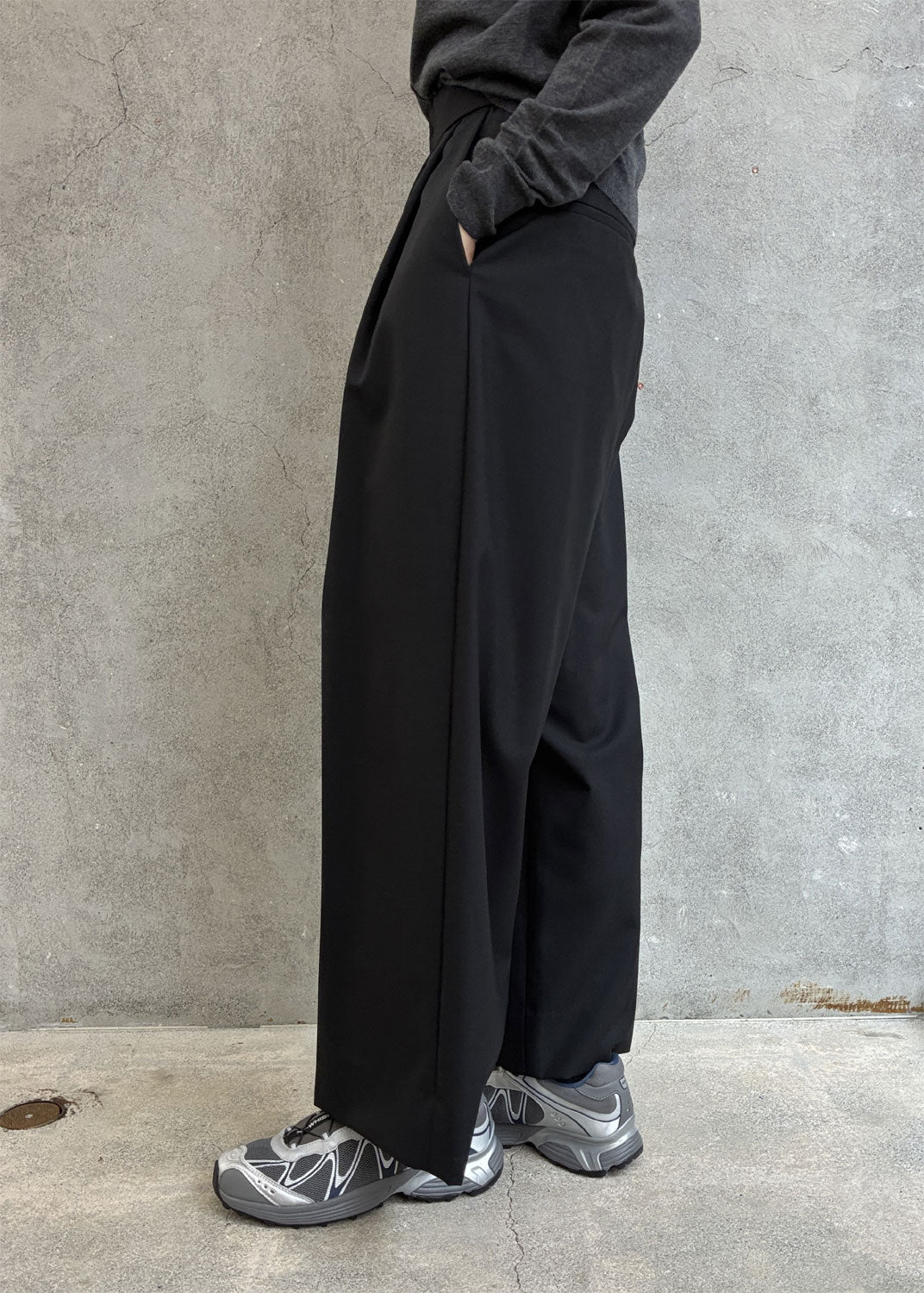 
                  
                    WOOL TROPICAL | WIDE EASY PANTS
                  
                