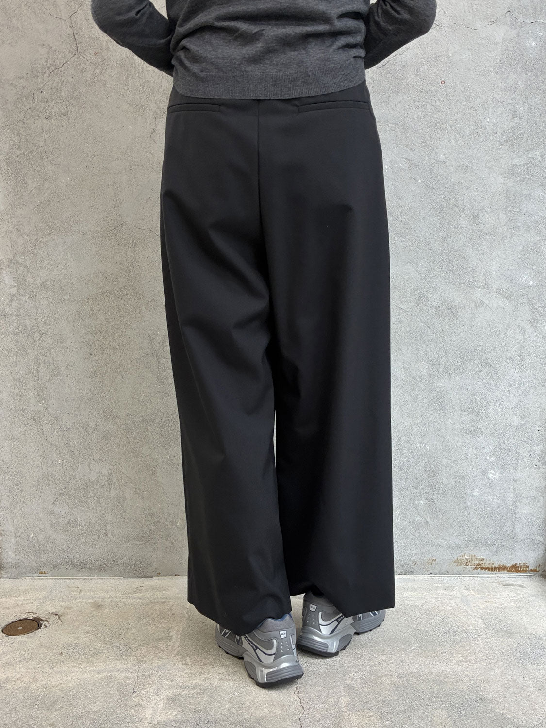 
                  
                    WOOL TROPICAL | WIDE EASY PANTS
                  
                
