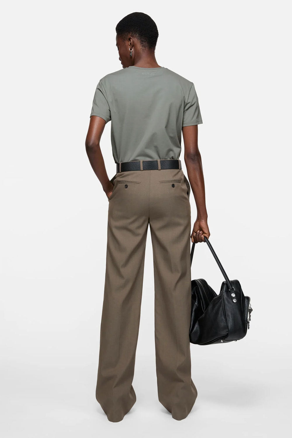 
                  
                    T-shirt - Regular Fit
                  
                