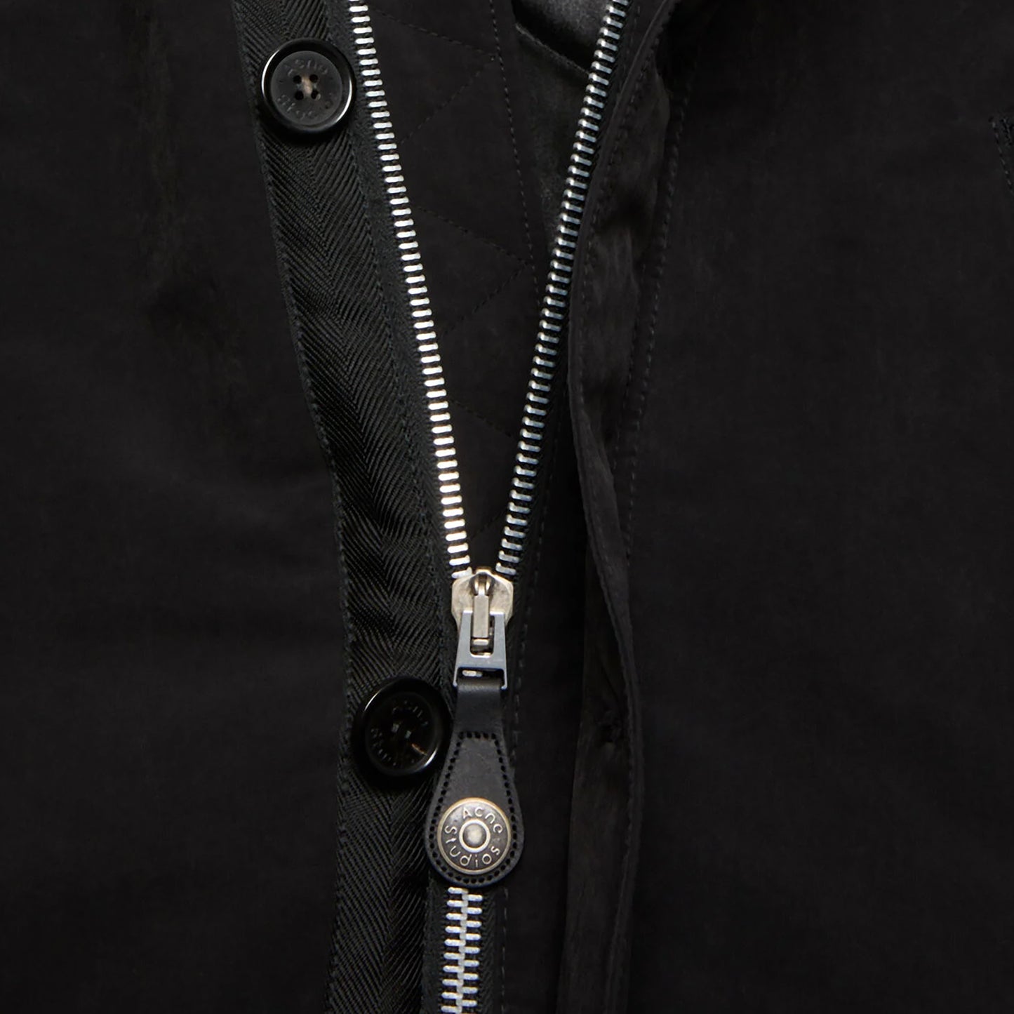 
                  
                    NYLON JACKET
                  
                