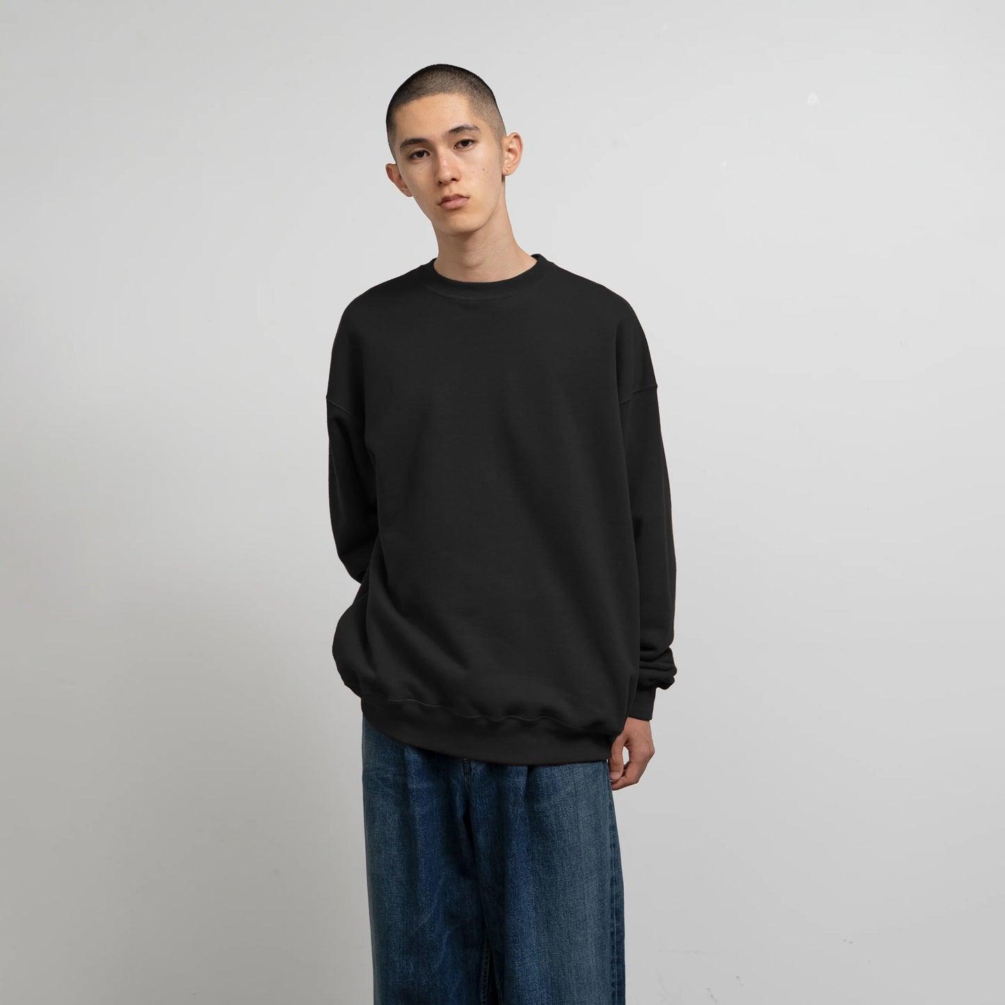 
                  
                    AZUMA TERRY CREW NECK SWEAT
                  
                