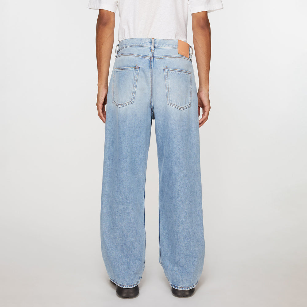 
                  
                    LOOSE FIT JEANS - 1981M
                  
                