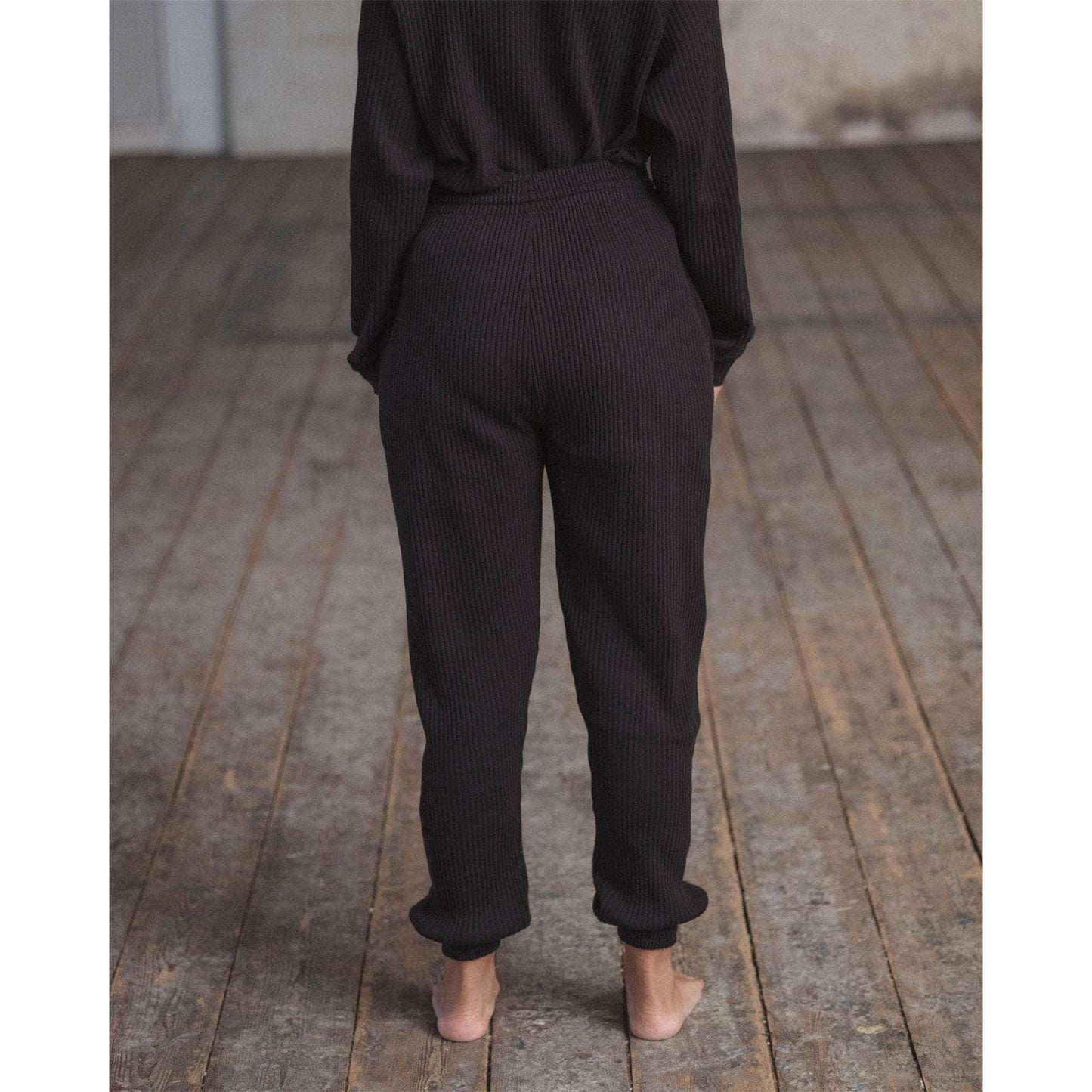 
                  
                    SWEAT PANTS -BLACK-
                  
                