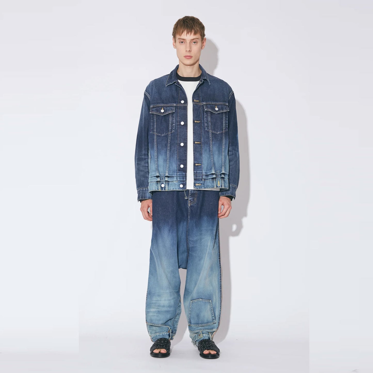 
                  
                    double-end selvedge denim blouson geadation
                  
                