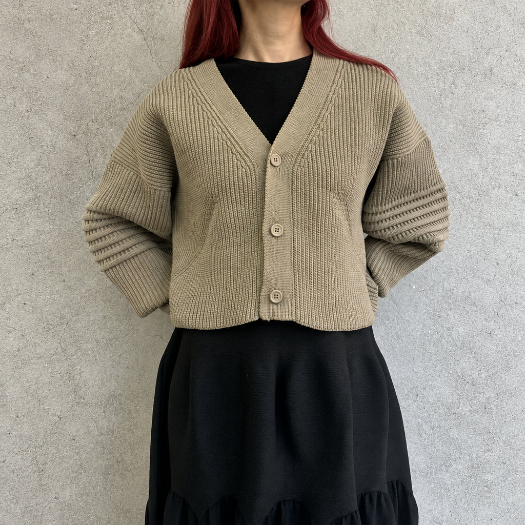 
                  
                    LOW GAUGE CROPPED CARDIGAN
                  
                