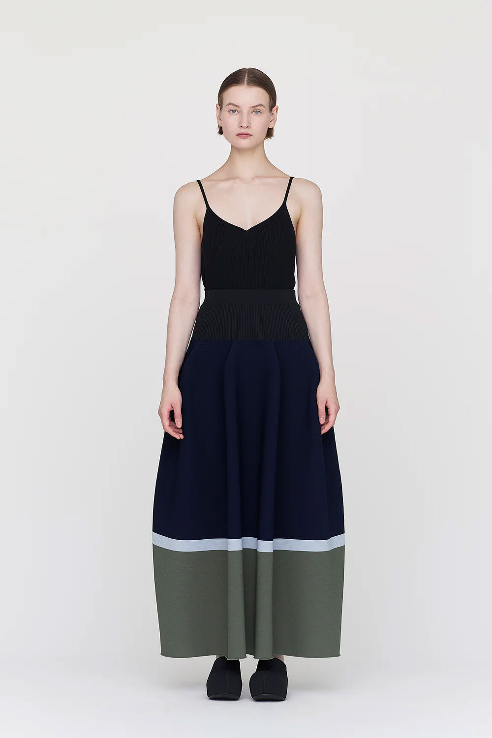 
                  
                    POTTERY SKIRT -NAVY MULTI-
                  
                