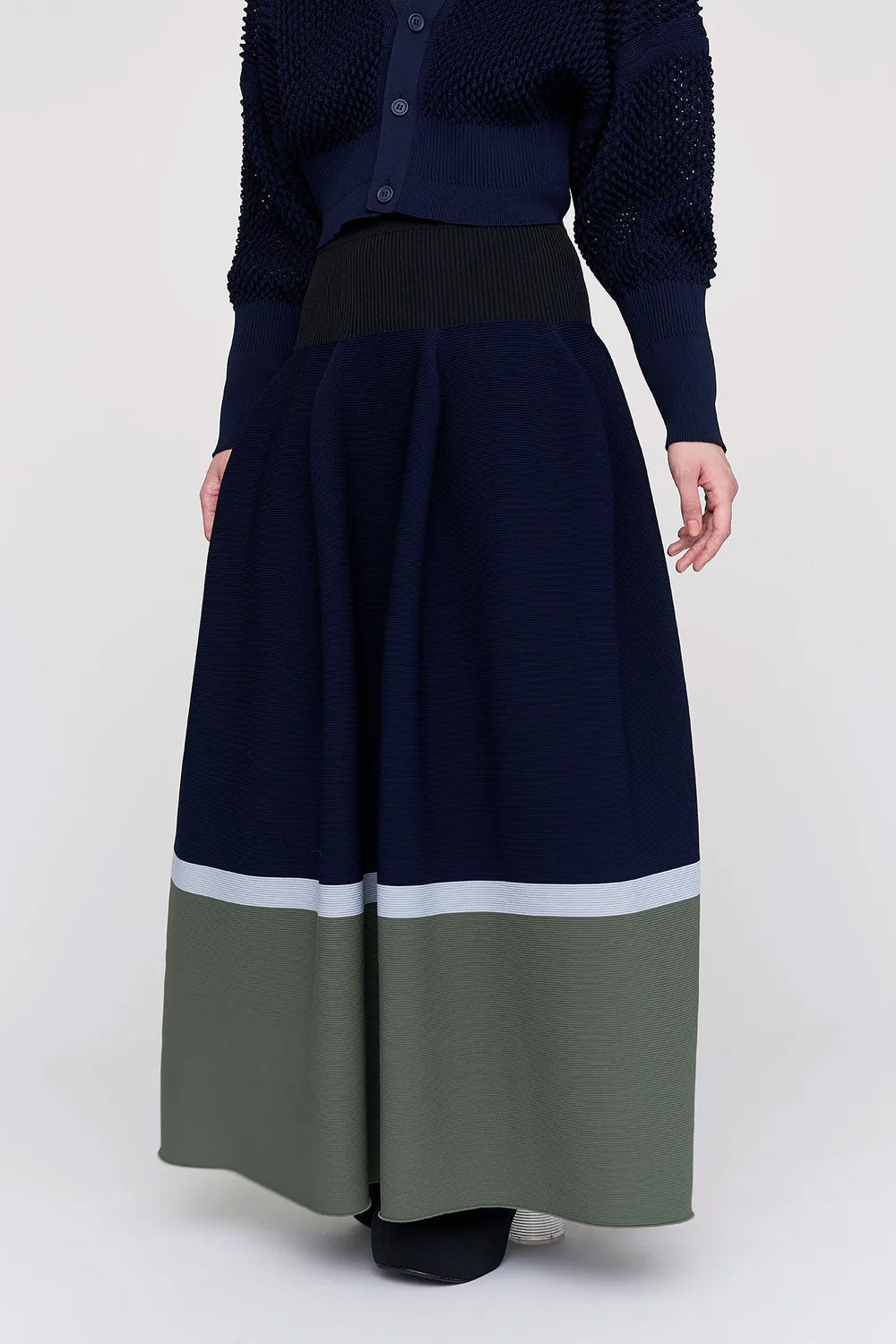 
                  
                    POTTERY SKIRT -NAVY MULTI-
                  
                