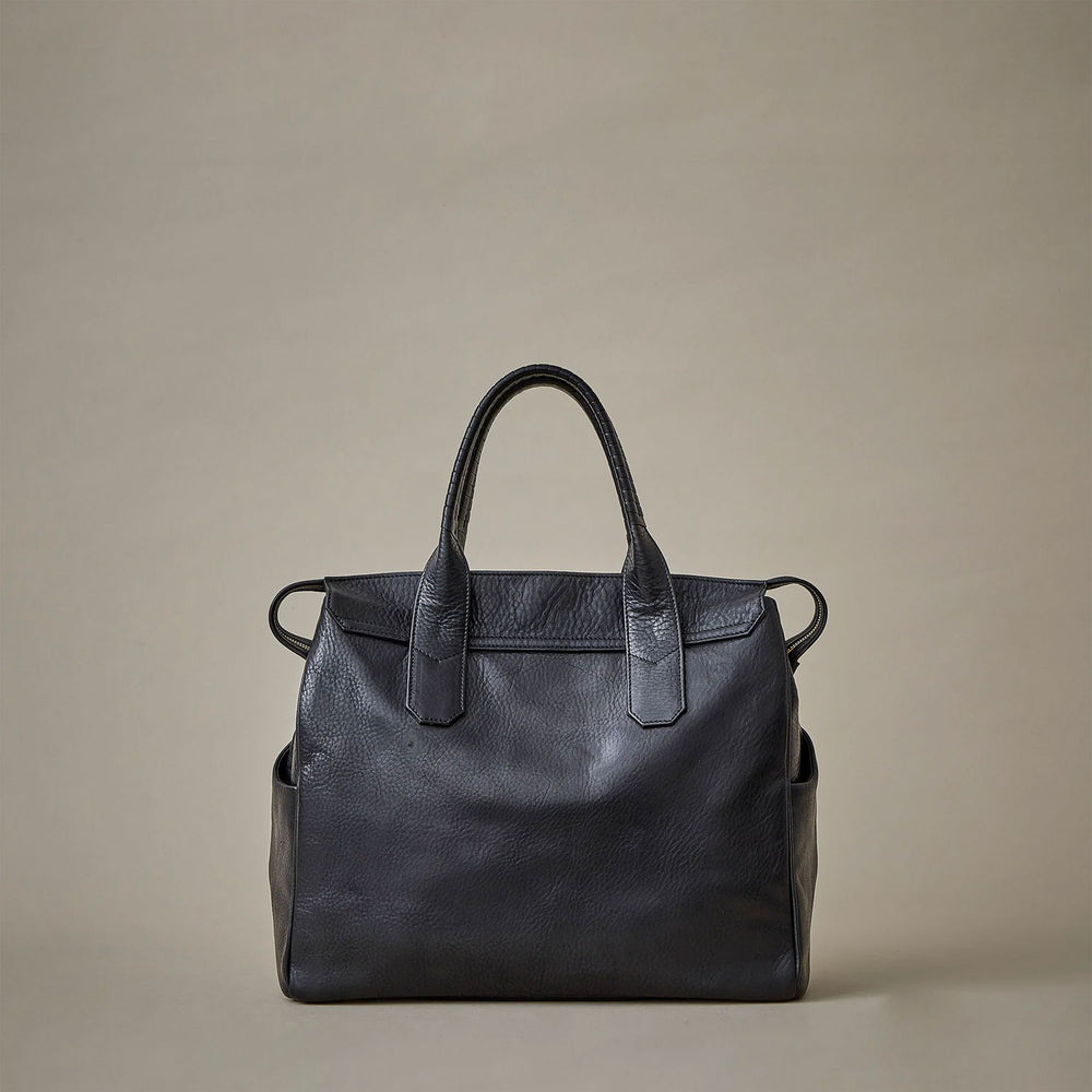 
                  
                    key hole boston MID / co23sskh030 / cow leather
                  
                