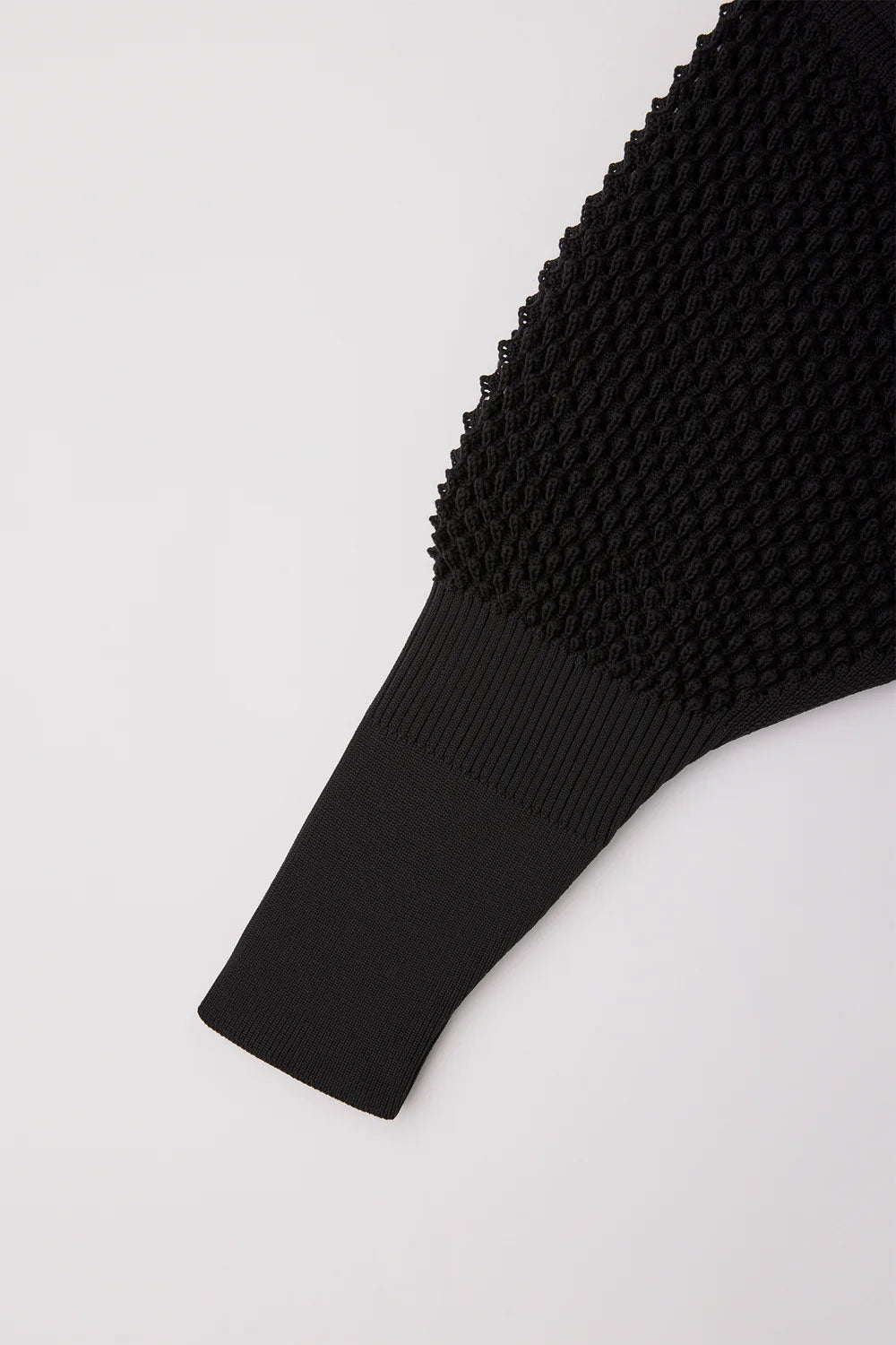 
                  
                    LATTICE CROPPED CARDIGAN-HAZE GRAY-
                  
                