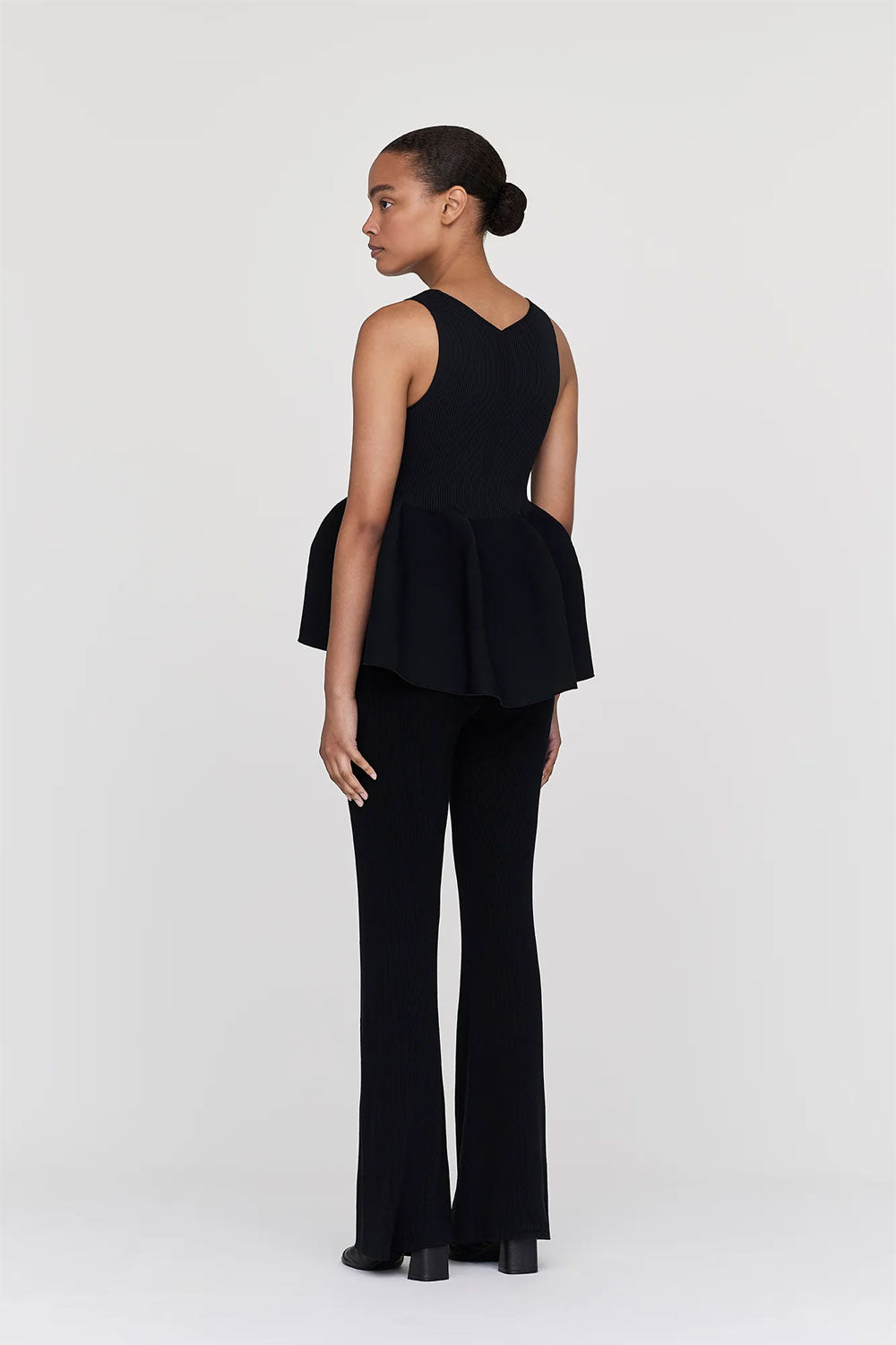 
                  
                    POTTERY SLEEVELESS TOP -BLACK-
                  
                