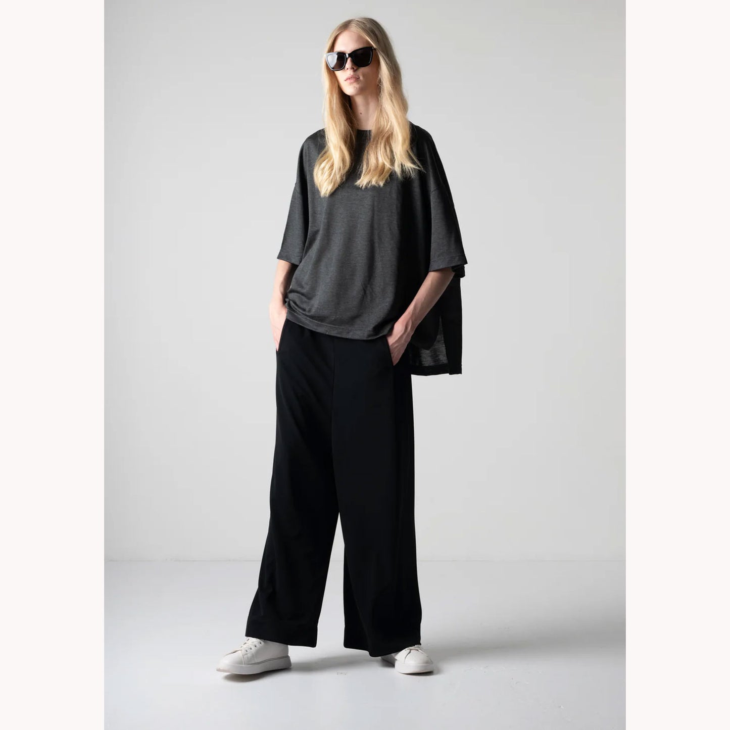 
                  
                    DELTA T-SHIRT -BLACK-
                  
                