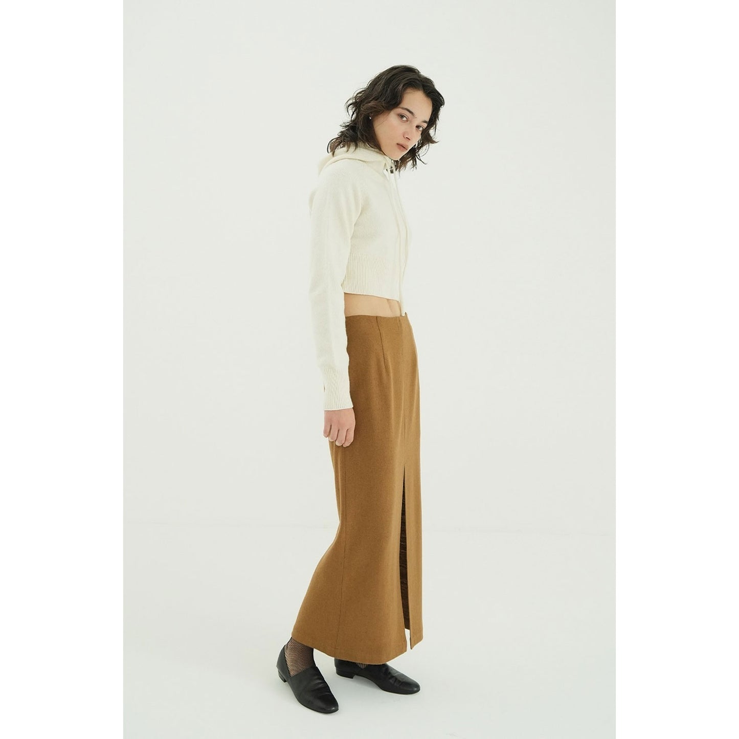 
                  
                    TEXTURE SLIT SKIRT‐BEIGE-
                  
                