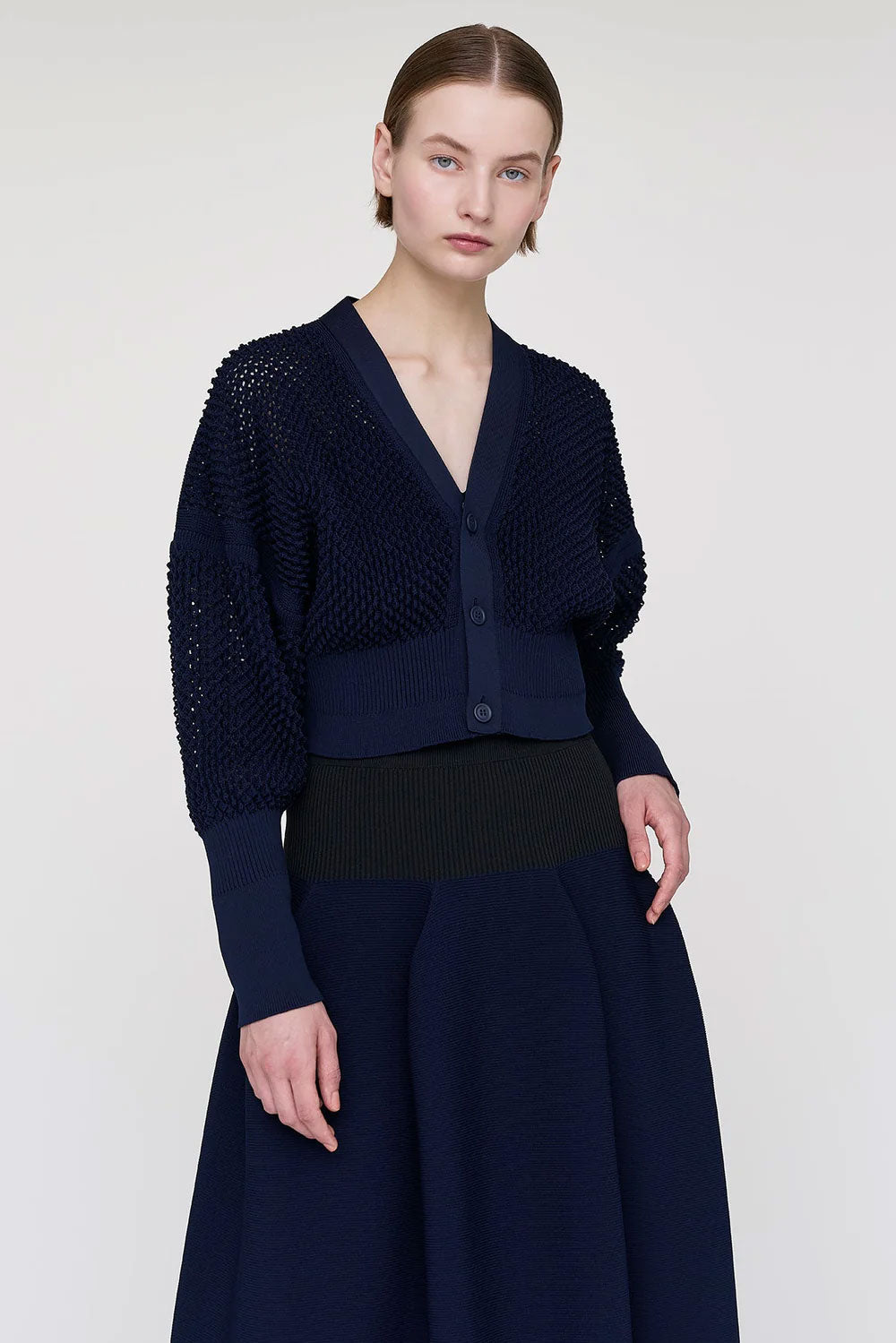 
                  
                    LATTICE CROPPED CARDIGAN-HAZE GRAY-
                  
                