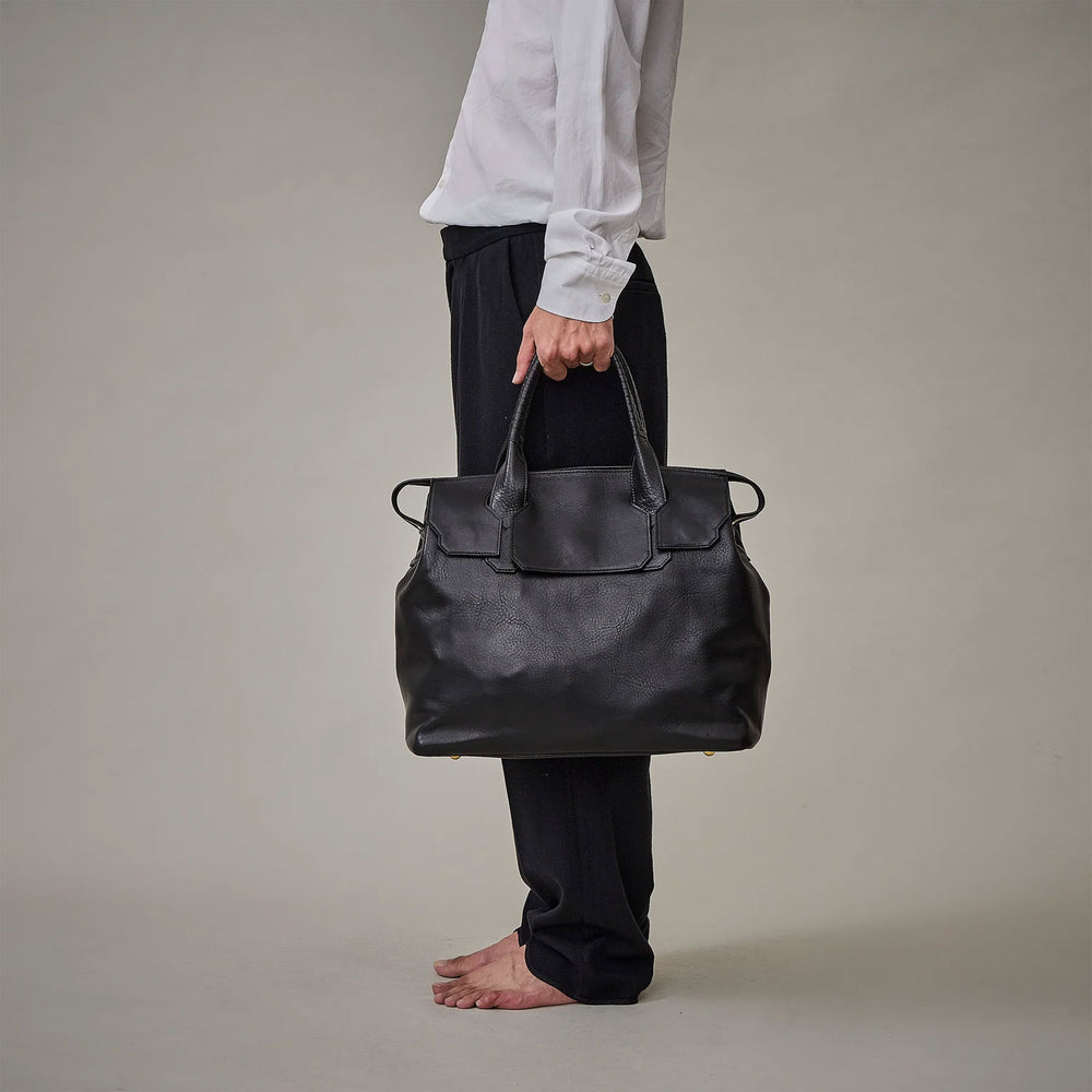 key hole boston MID / co23sskh030 / cow leather – OBLIGE