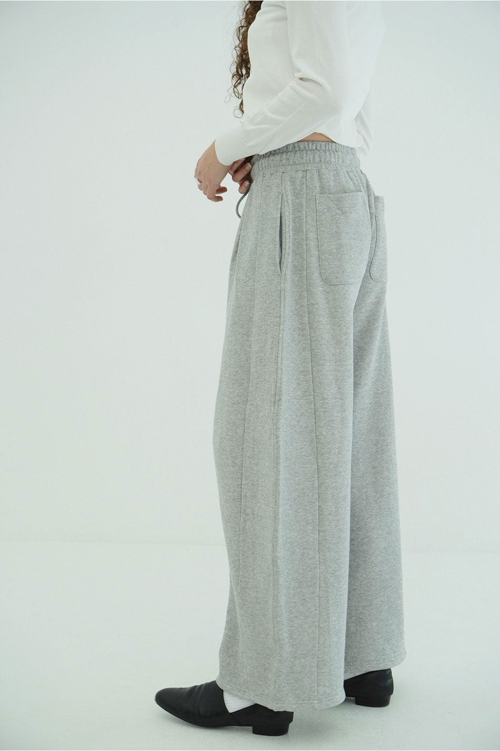 
                  
                    COCOON BULKY SWEAT PANTS‐GRAY-
                  
                