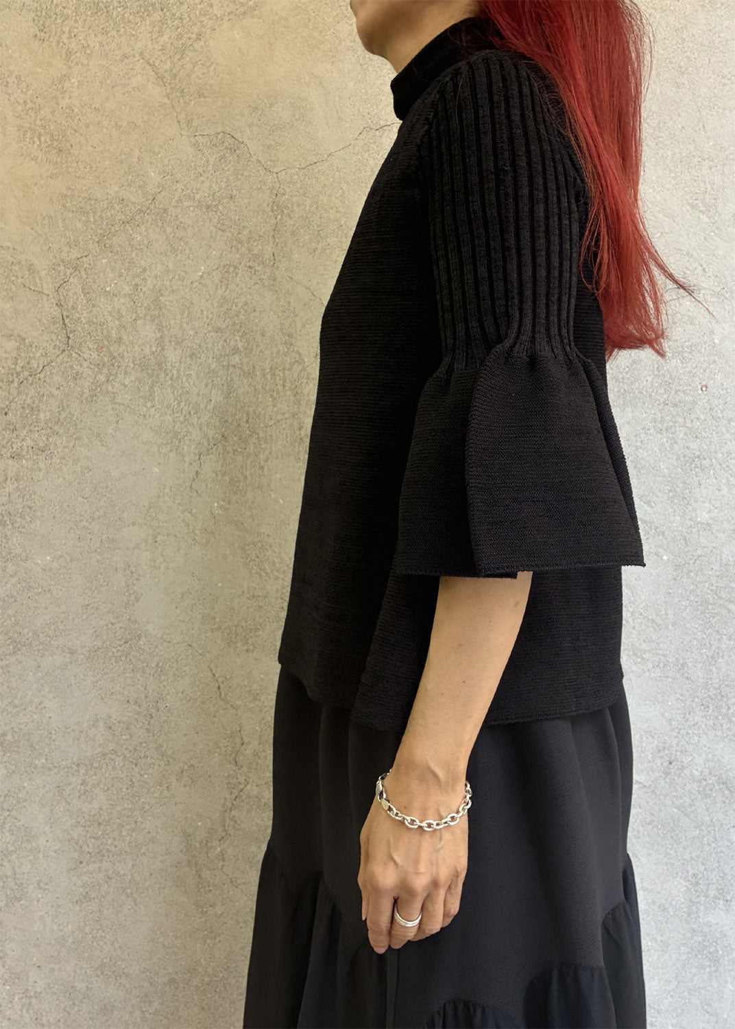 
                  
                    POTTERY VELVET BELL SLEEVE FLARE TOP
                  
                