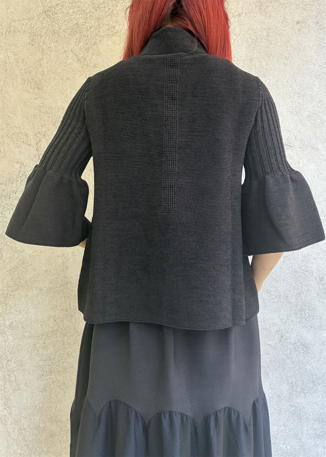 
                  
                    POTTERY VELVET BELL SLEEVE FLARE TOP
                  
                