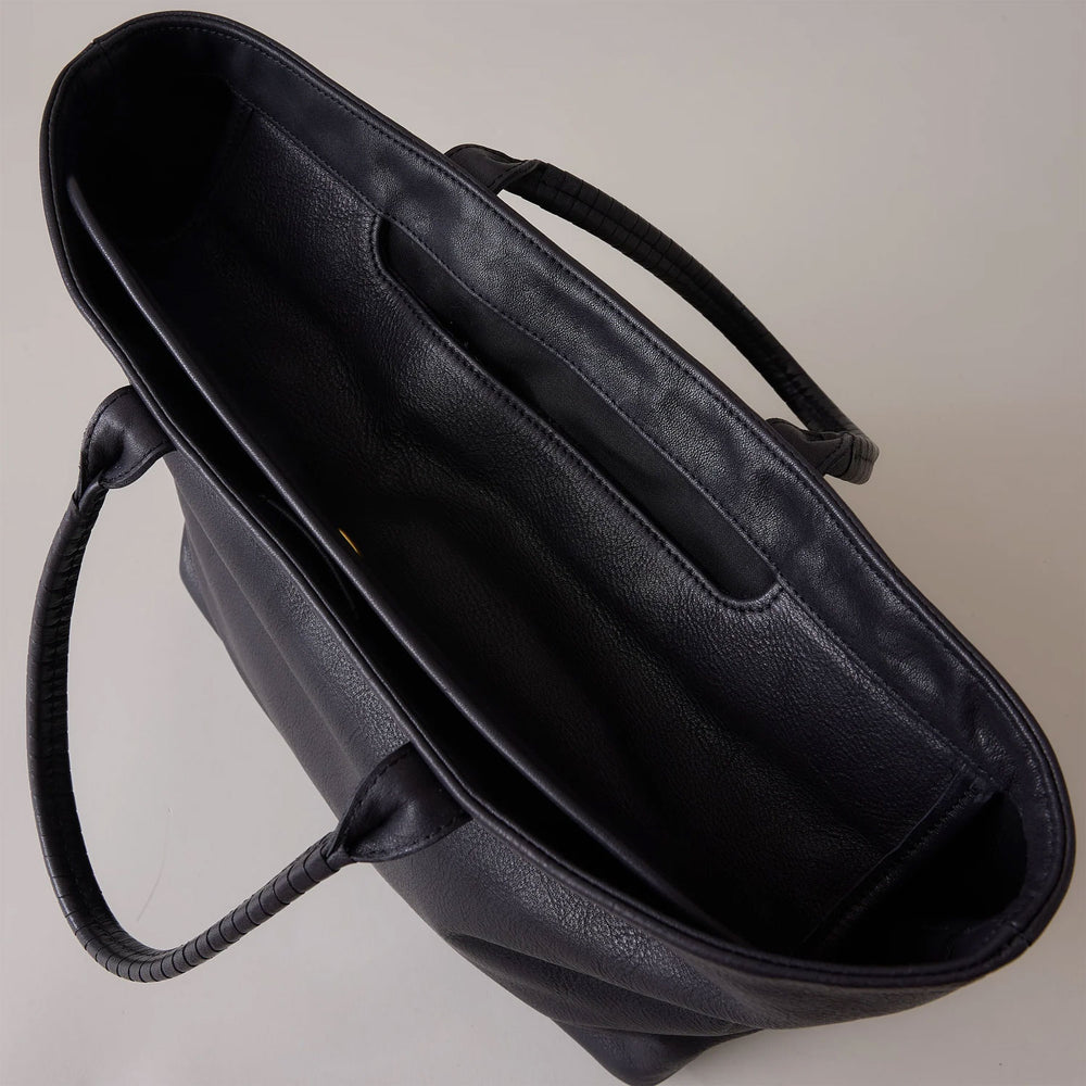 2handle tote M / co24fwtt020 / ZEO LITE shrink leather – OBLIGE