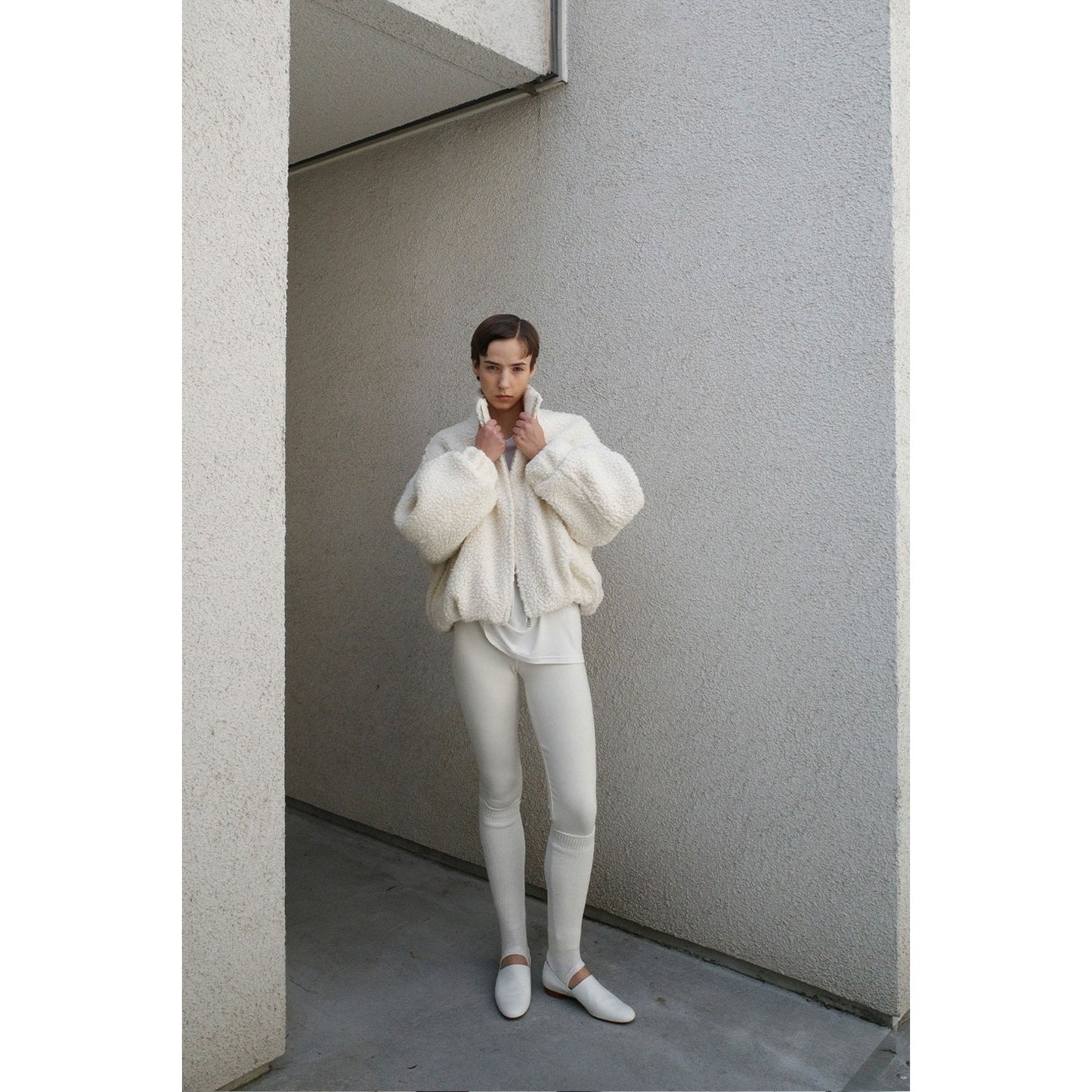 
                  
                    BALLOON BOA BLOUSON-IVORY-
                  
                