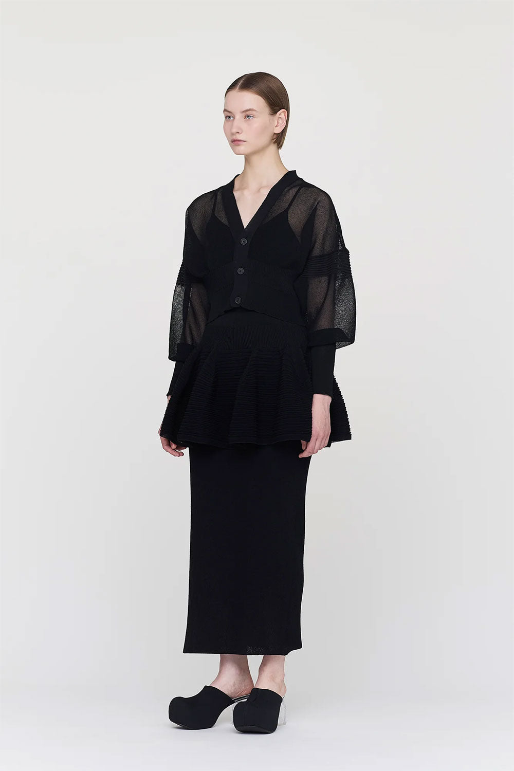 
                  
                    TC GARTER LUCENT CROPPED CARDIGAN -BLACK-
                  
                
