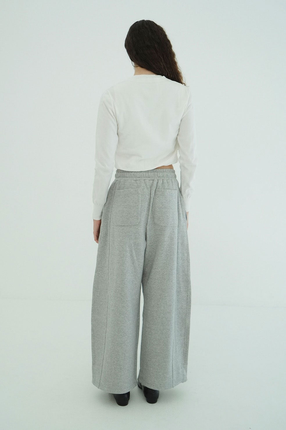 
                  
                    COCOON BULKY SWEAT PANTS‐GRAY-
                  
                