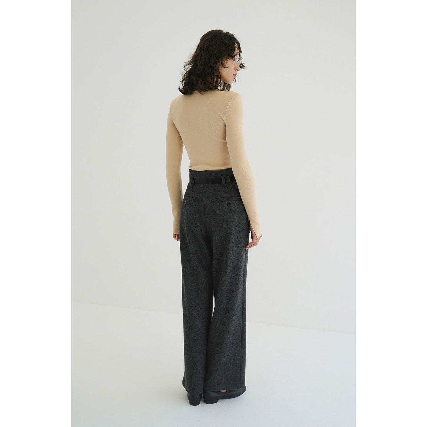 
                  
                    HIGH WAIST WIDE PANTS-GRAY-
                  
                