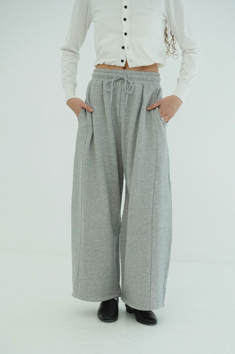 
                  
                    COCOON BULKY SWEAT PANTS‐GRAY-
                  
                