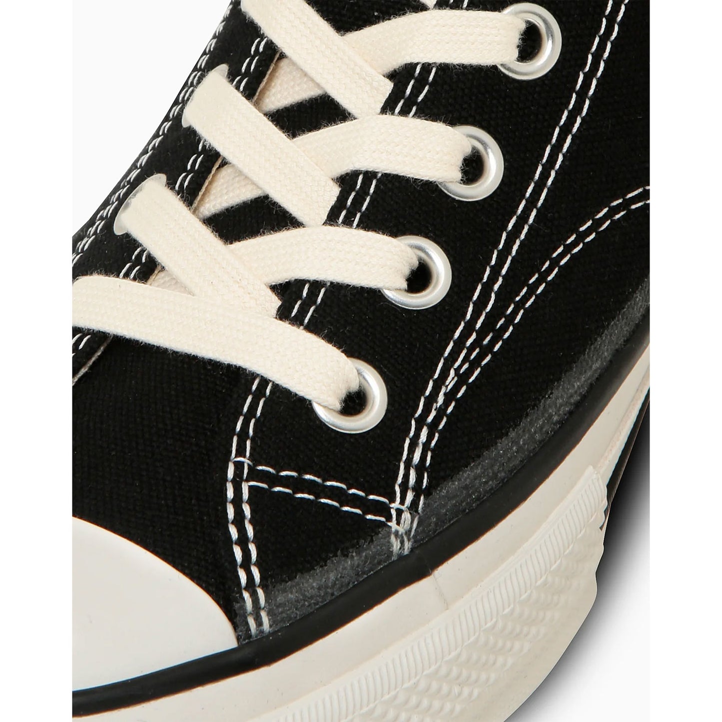 
                  
                    CHUCK TAYLOR CANVAS HI-BLACK-
                  
                