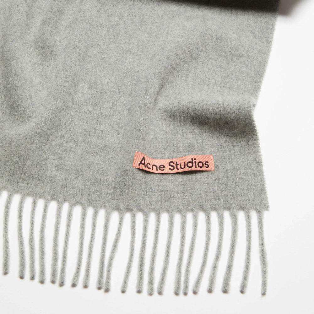 
                  
                    FRINGE WOOL SCARF NARROW
                  
                